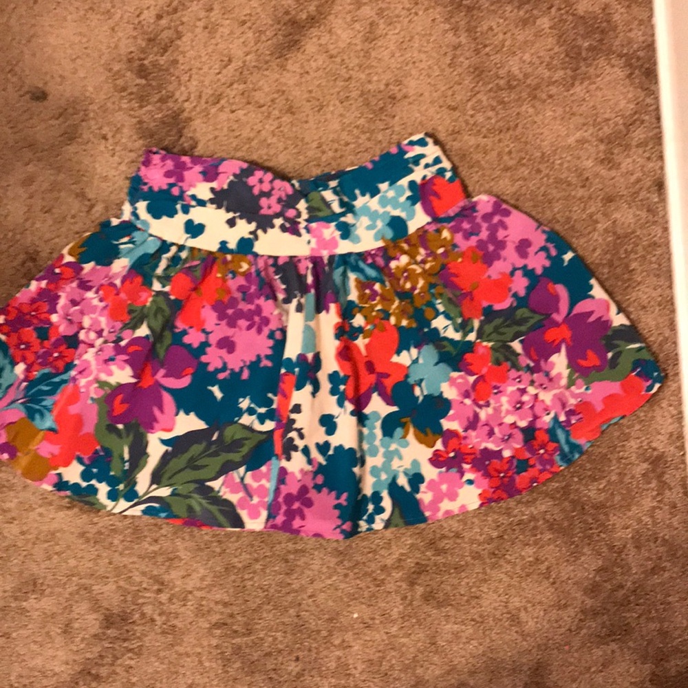 Cute floral skirt !!!!